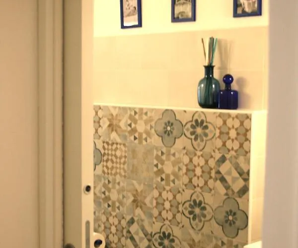 Willkommen In Einem Private Garden Appartamento