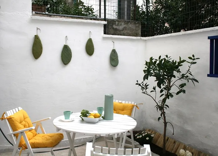 Willkommen In Einem Private Garden Appartamento *